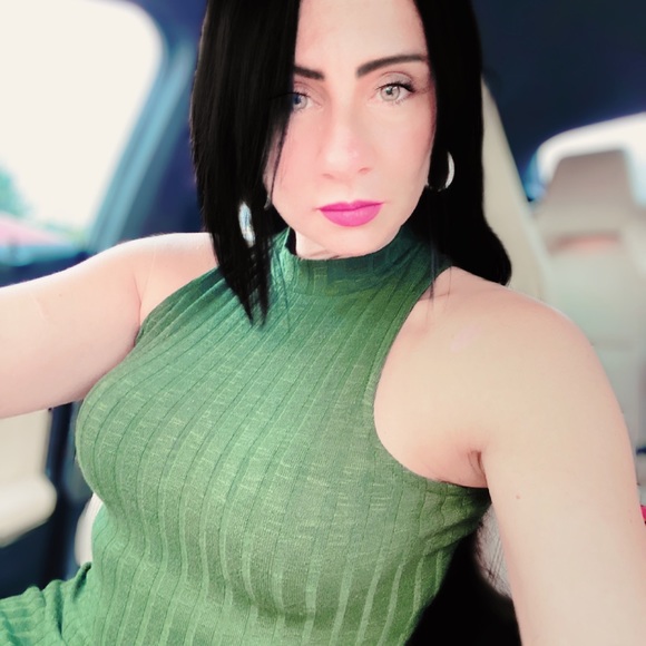 Meet your Posher, Niky - Picture 1 of 3